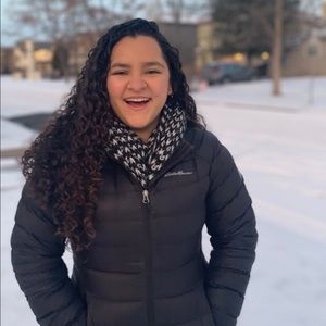 Meet your Posher, Laura